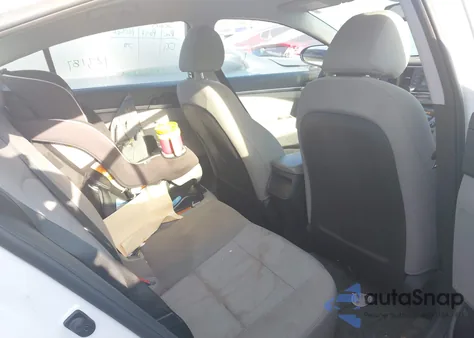 2017 Hyundai Elantra Se z USA, uszkodzony, nr VIN 5NPD74LF9HH102299